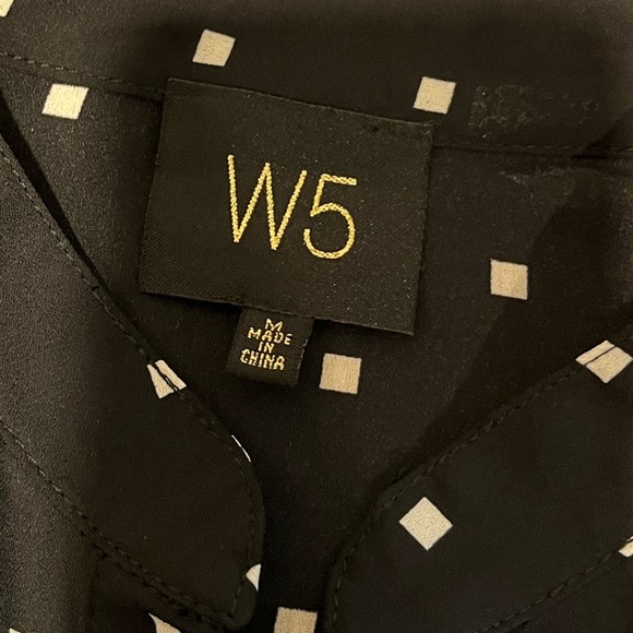 W5 Blouse – Size M – Black with Mini White Square Print - Picture 2 of 9
